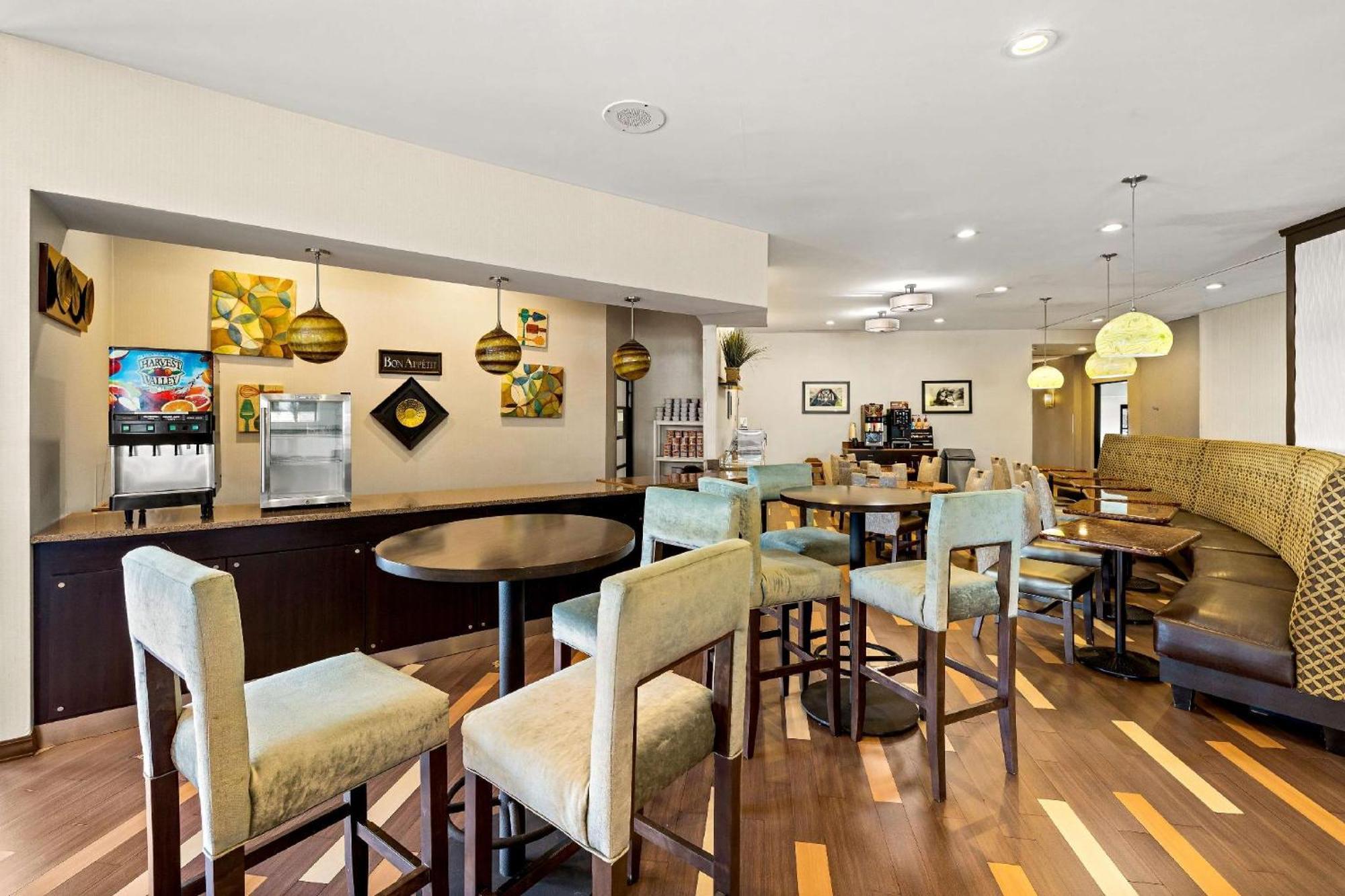 Sonesta Essential Indianapolis Airport Hotel Plainfield Bagian luar foto